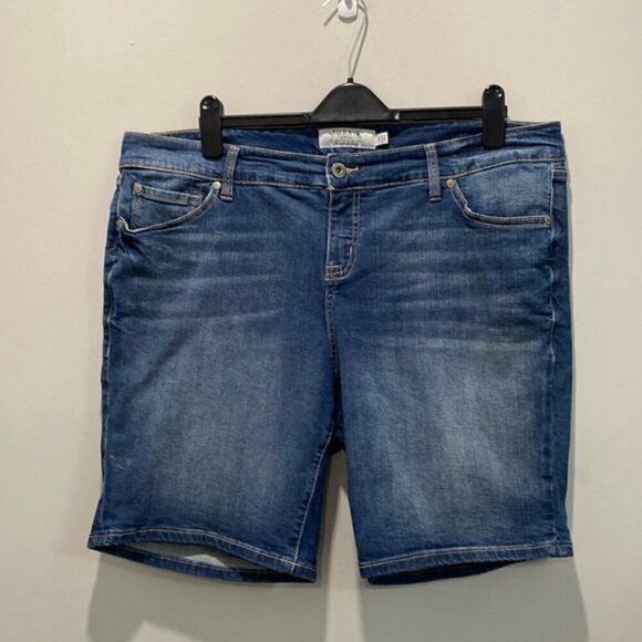 Torrid Blue Jean Shorts Size 18 - Picture 2 of 10